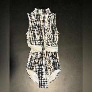 Danz n motion black and white leotard size P